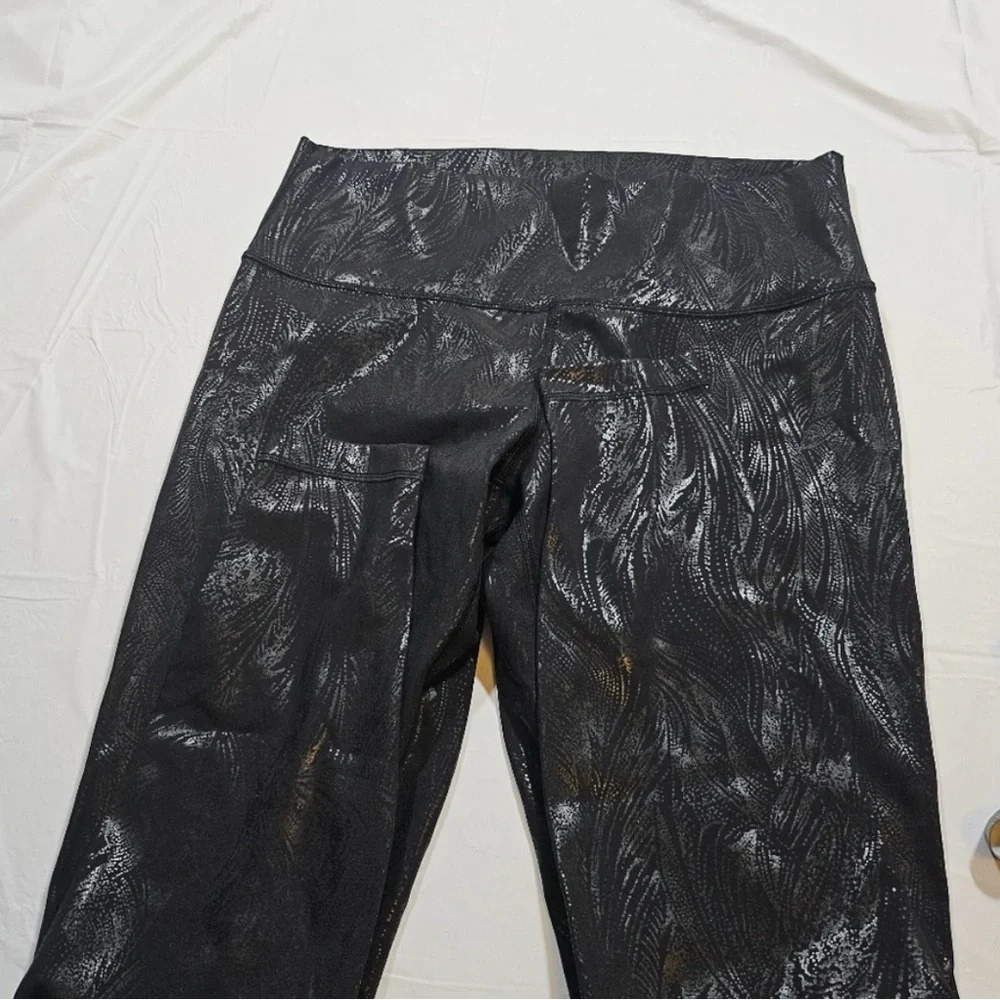NWOT Lululemon Wunder Under High-Rise Tight 28" *Shine (Acclimatize Black Foil) - Picture 9 of 16